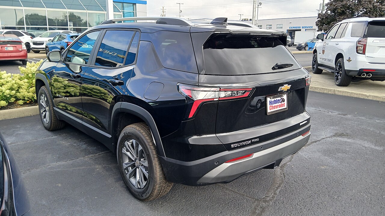 Chevrolet Equinox 2025 LT · вид сзади